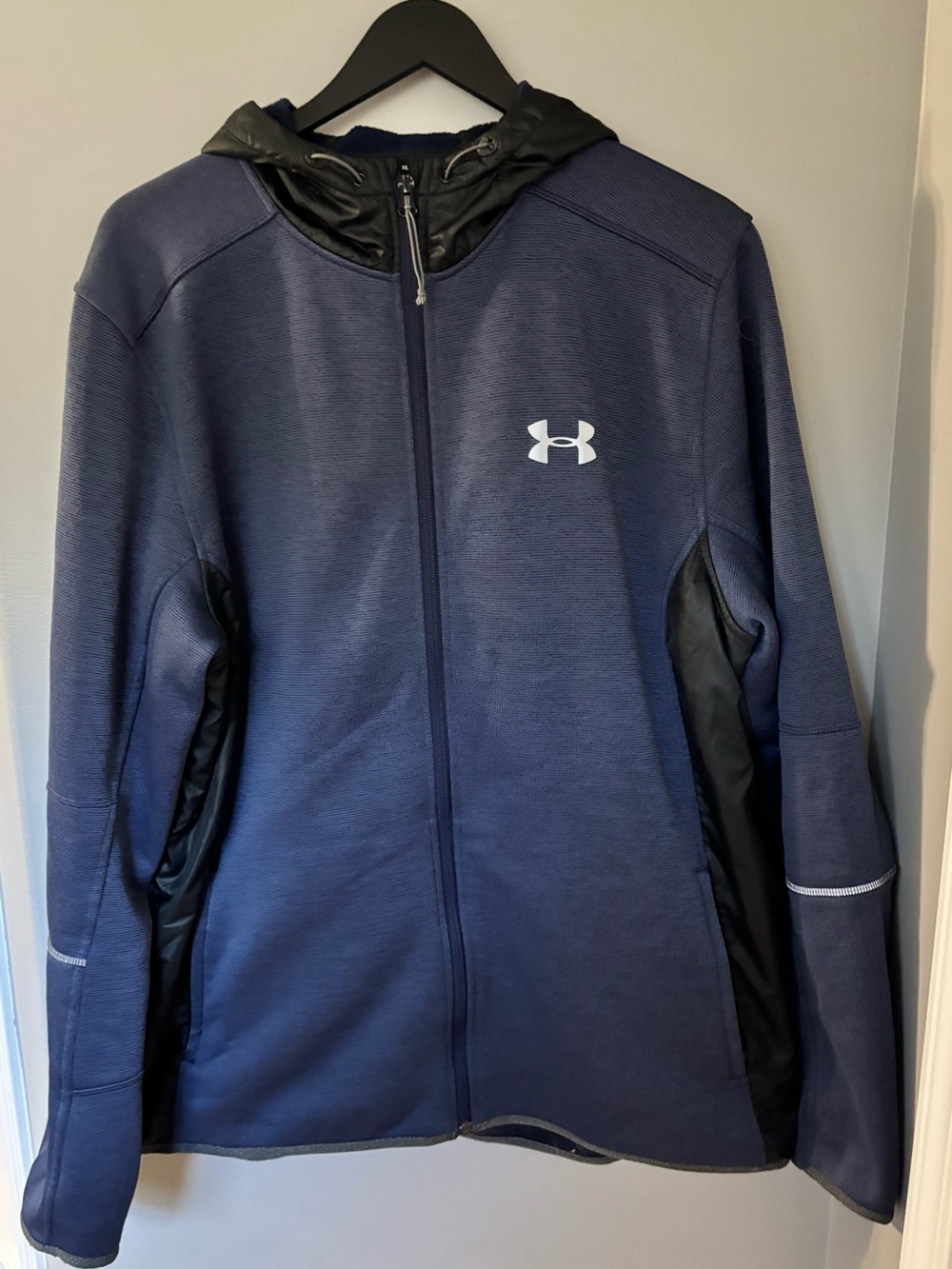 Under Armour Zip Up Jacket - Size: XL